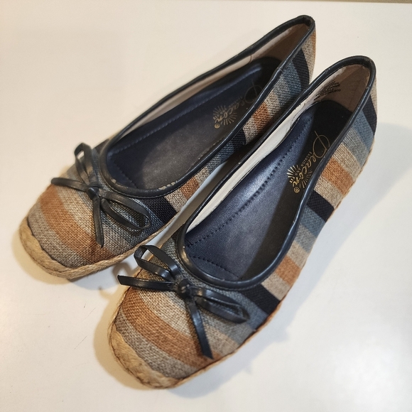 BEACON Fashion And Fit Stripes flat ballet comfy shoes size 8 - Picture 1 of 14